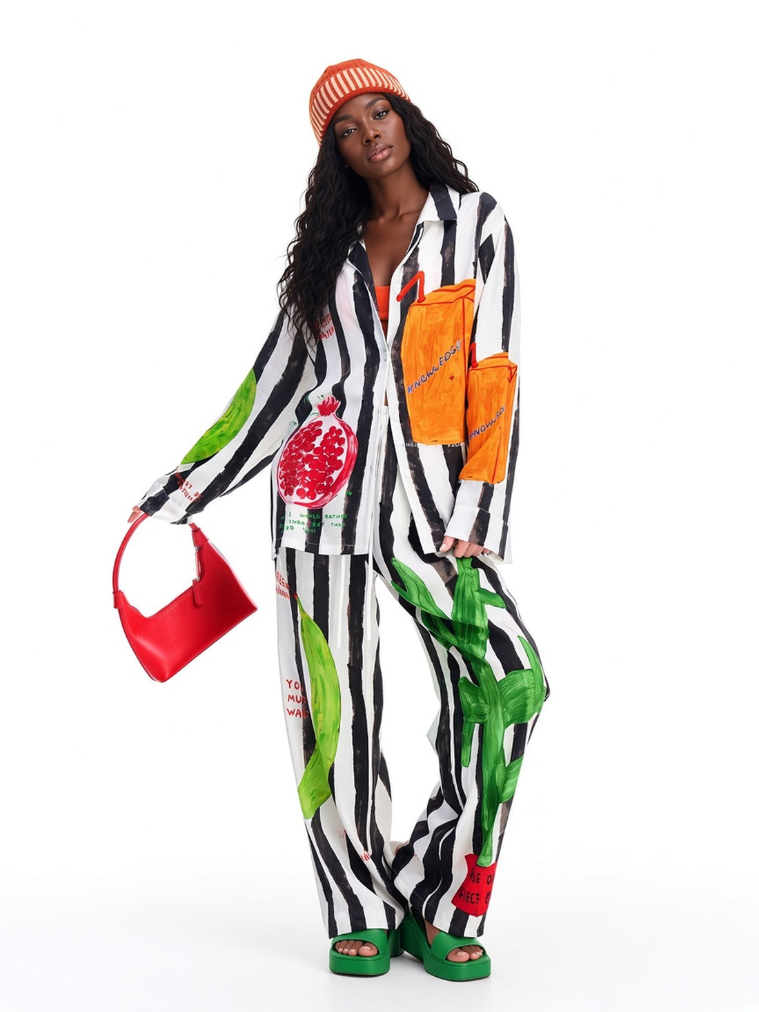 Black-White Graffiti Stripe Lounge Set 1