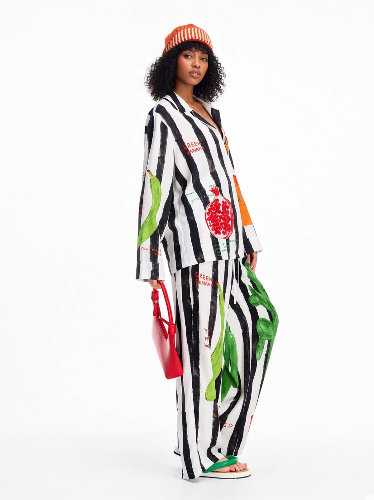 Black-White Graffiti Stripe Lounge Set 4